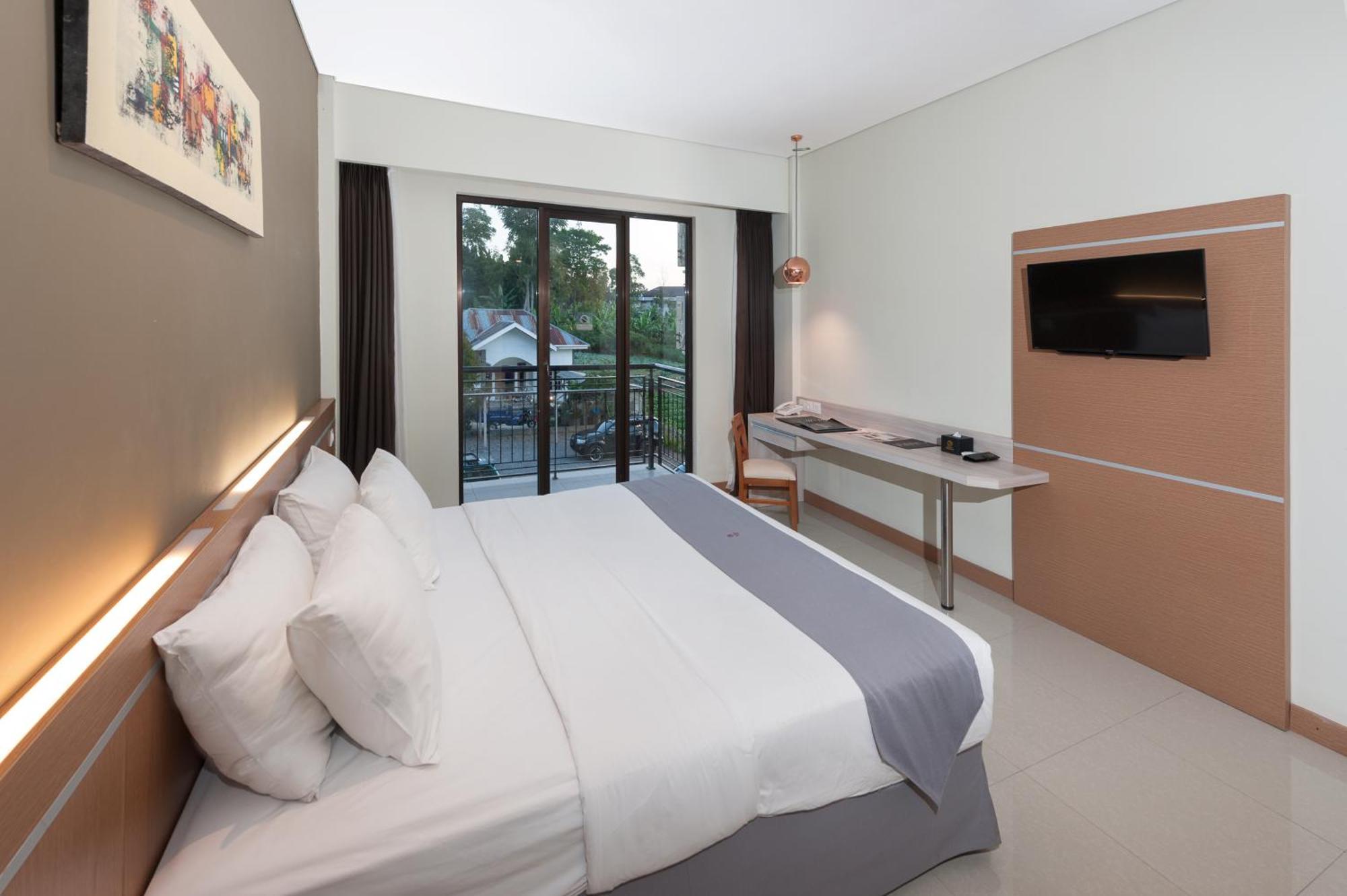 Nava Hotel Тавангмангу Экстерьер фото